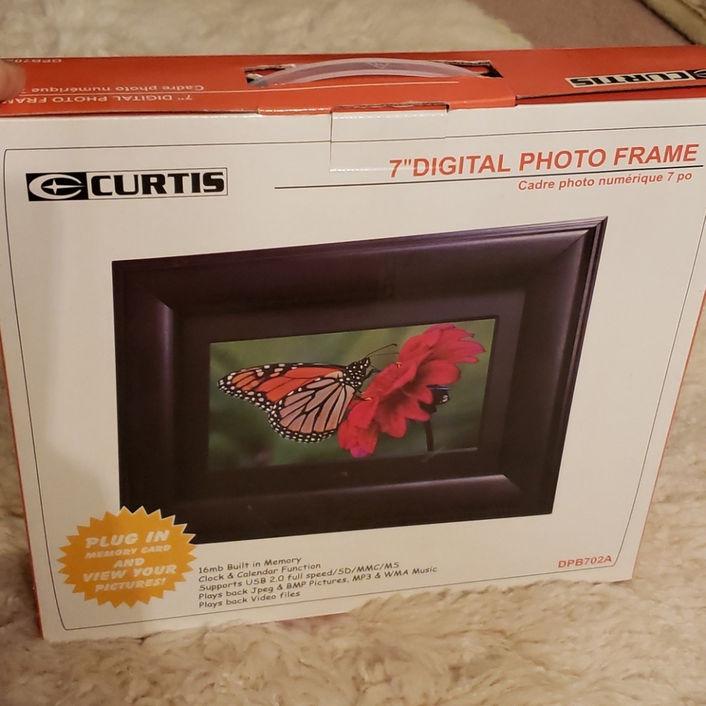 CURTIS 7" DIGITAL PHOTO FRAME